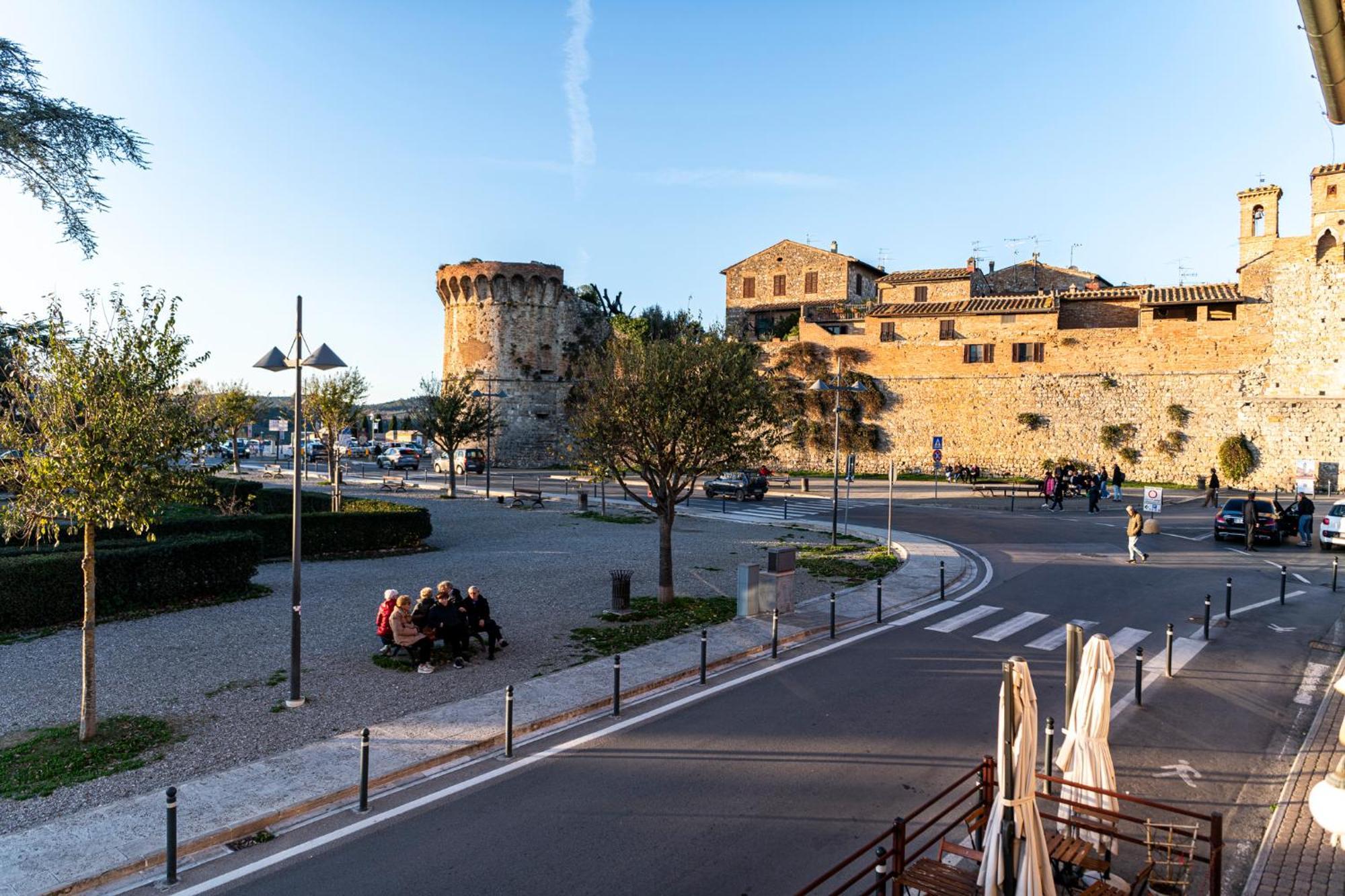 Bellavista Free Parking City Center San Gimignano Exteriör bild