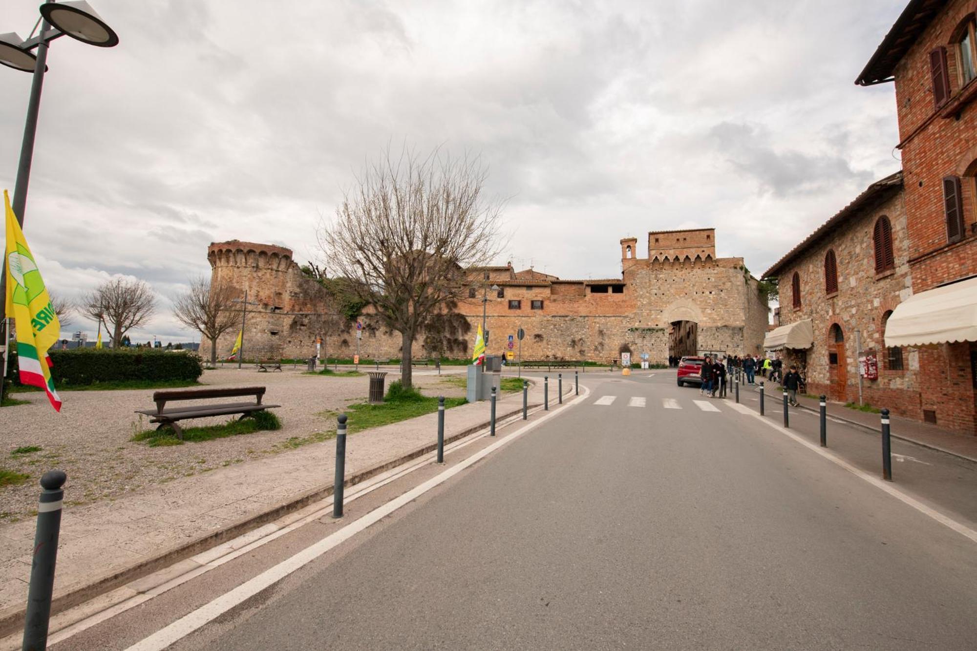 Bellavista Free Parking City Center San Gimignano Exteriör bild